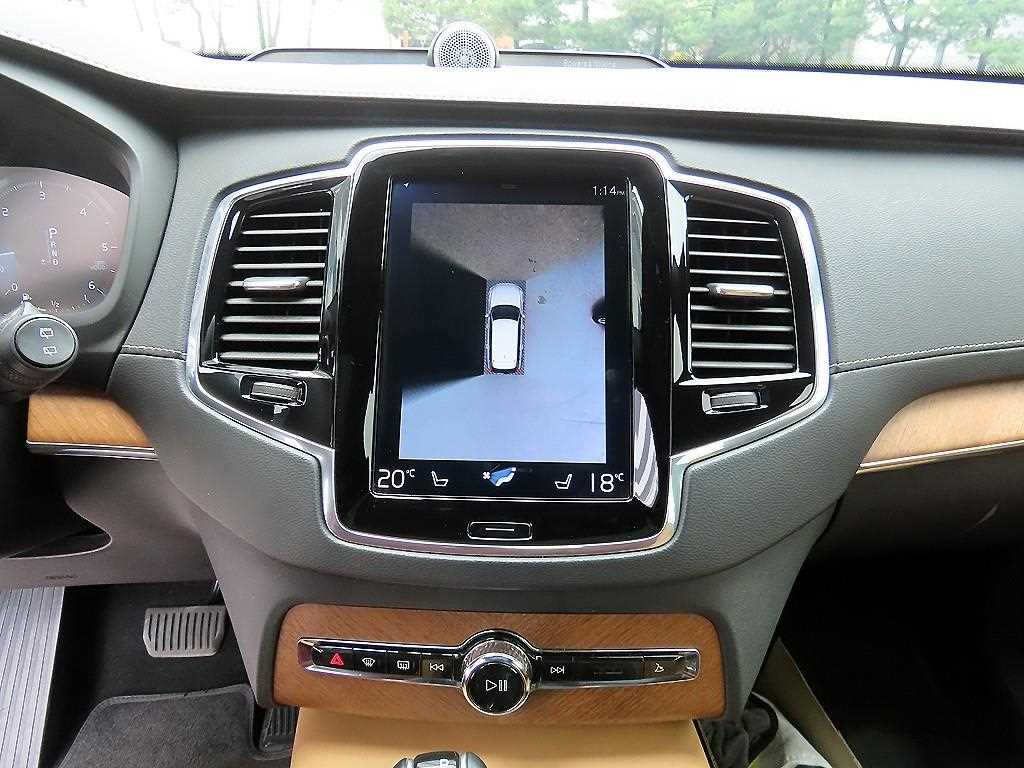 Volvo XC90 — photo 13