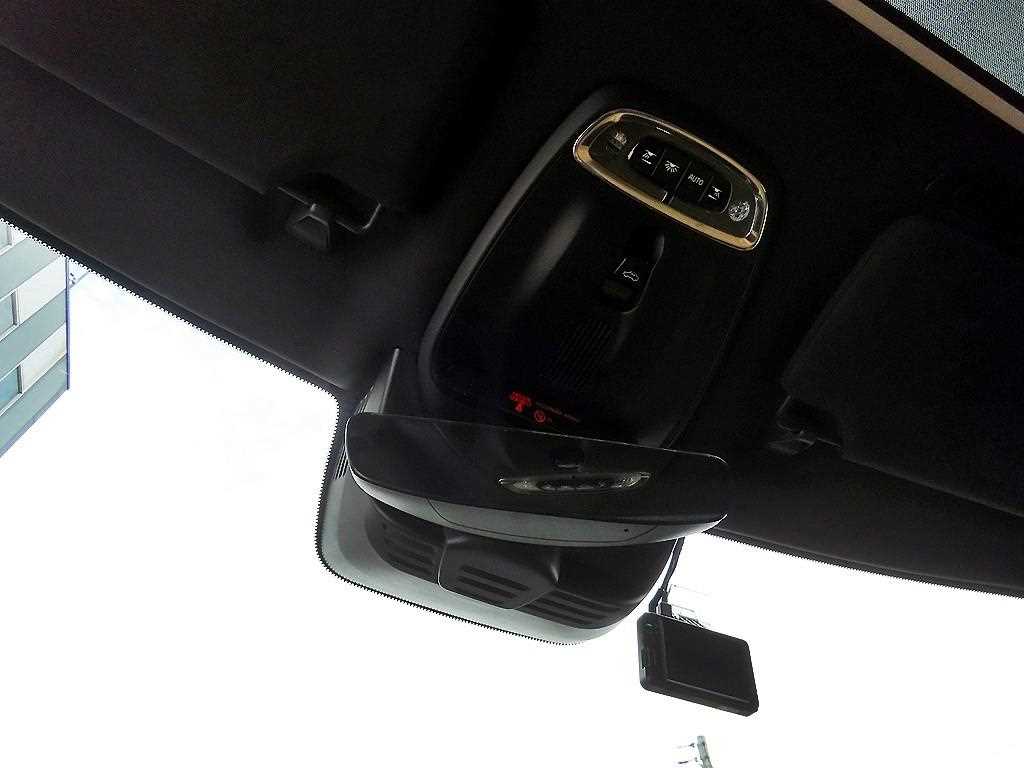 Volvo XC90 — photo 14