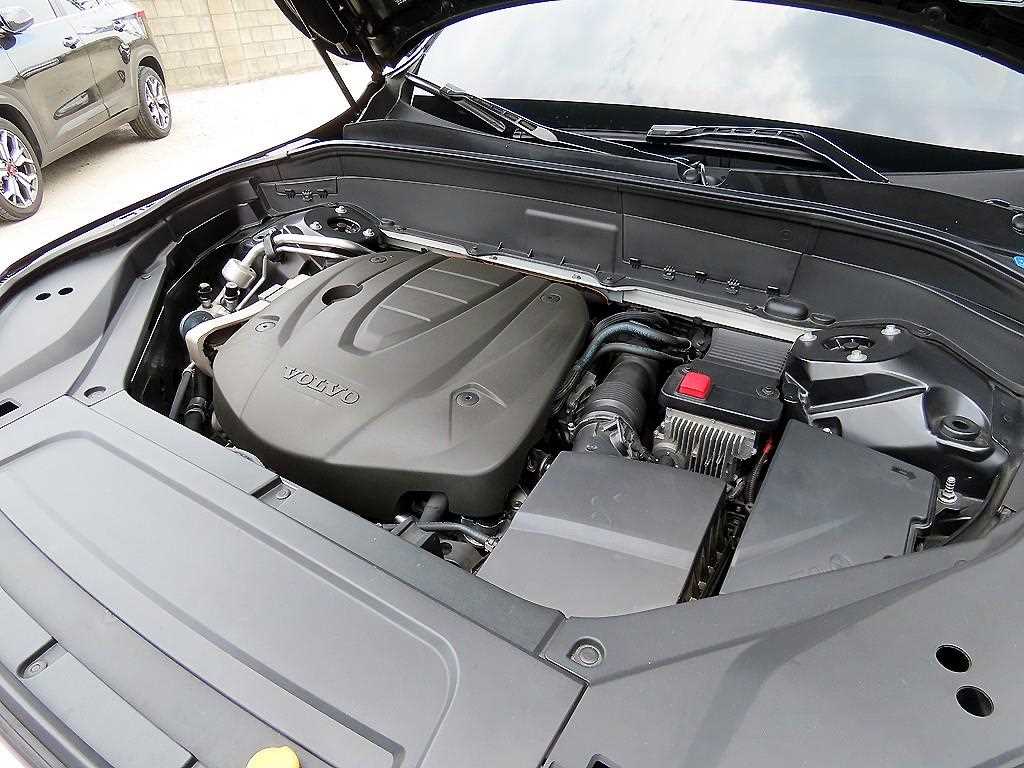 Volvo XC90 — photo 19