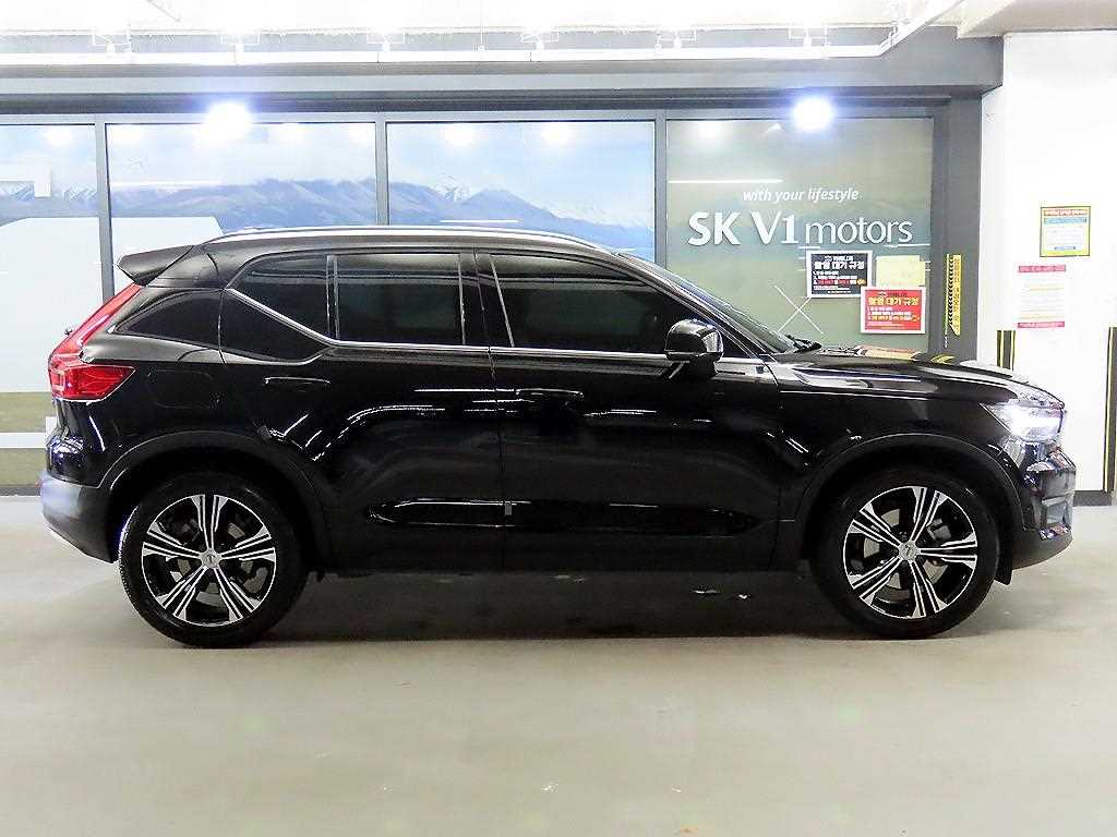 Volvo XC40 — photo 03