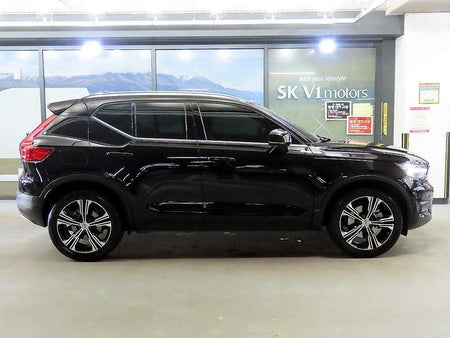Volvo XC40 — photo 03