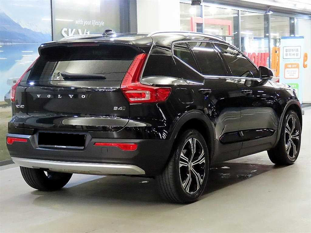 Volvo XC40 — photo 04