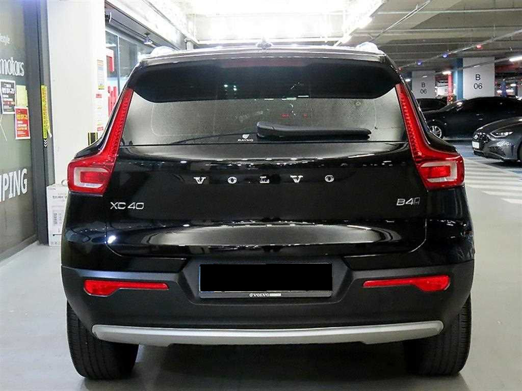 Volvo XC40 — photo 05