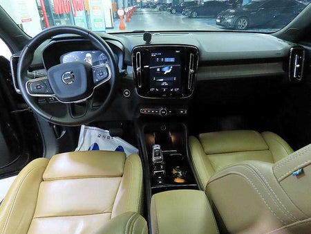 Volvo XC40 — photo 10