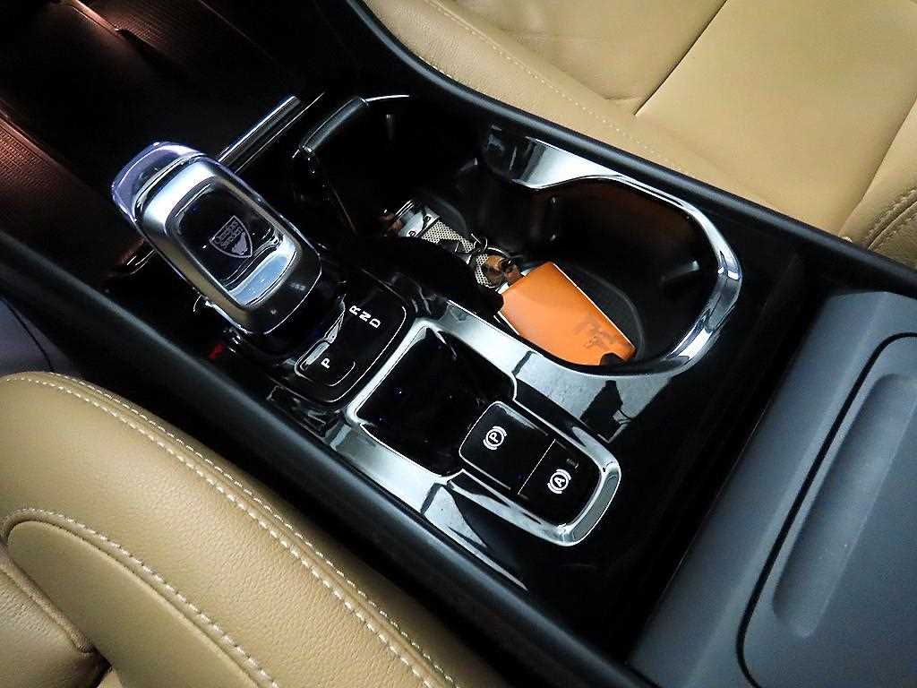 Volvo XC40 — photo 12
