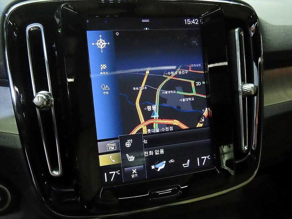Volvo XC40 — photo 13