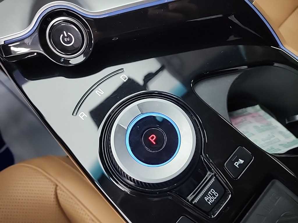 Kia EV6 — photo 08