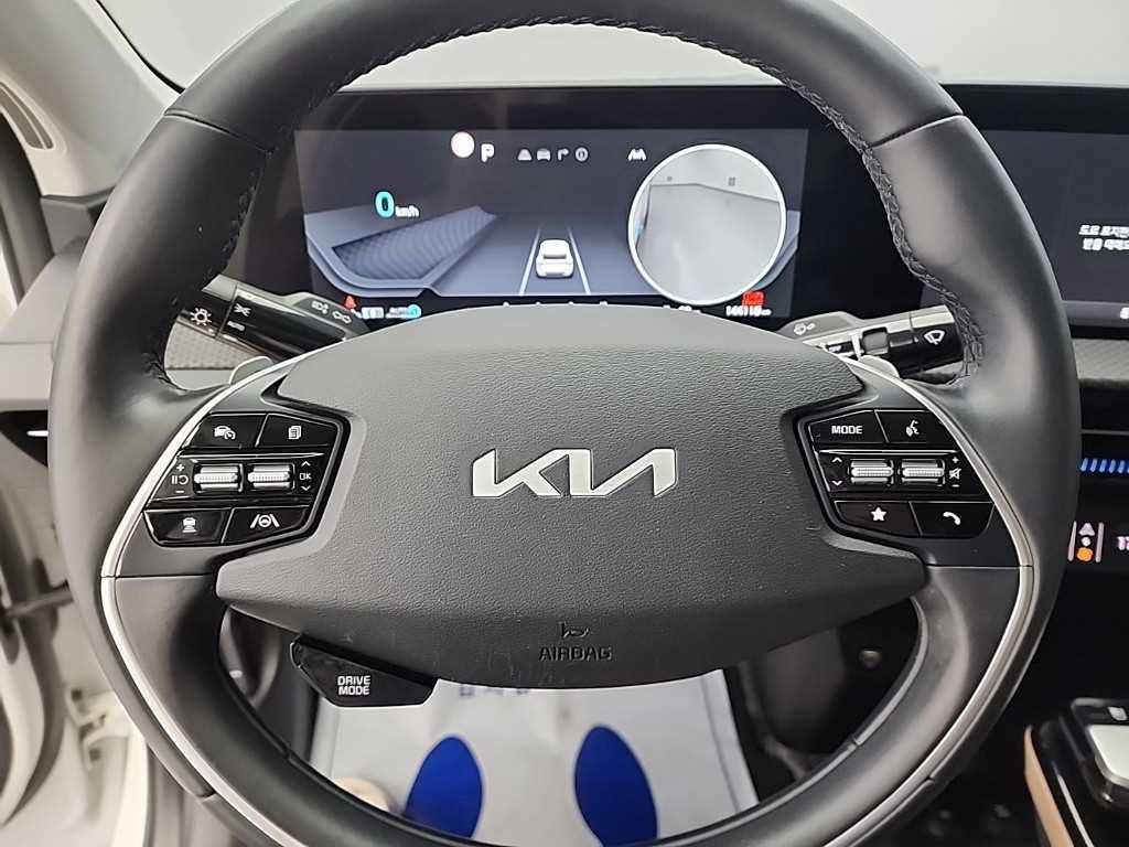 Kia EV6 — photo 09