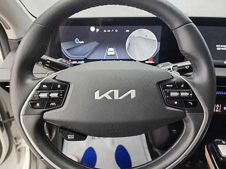 Kia EV6 — photo 09