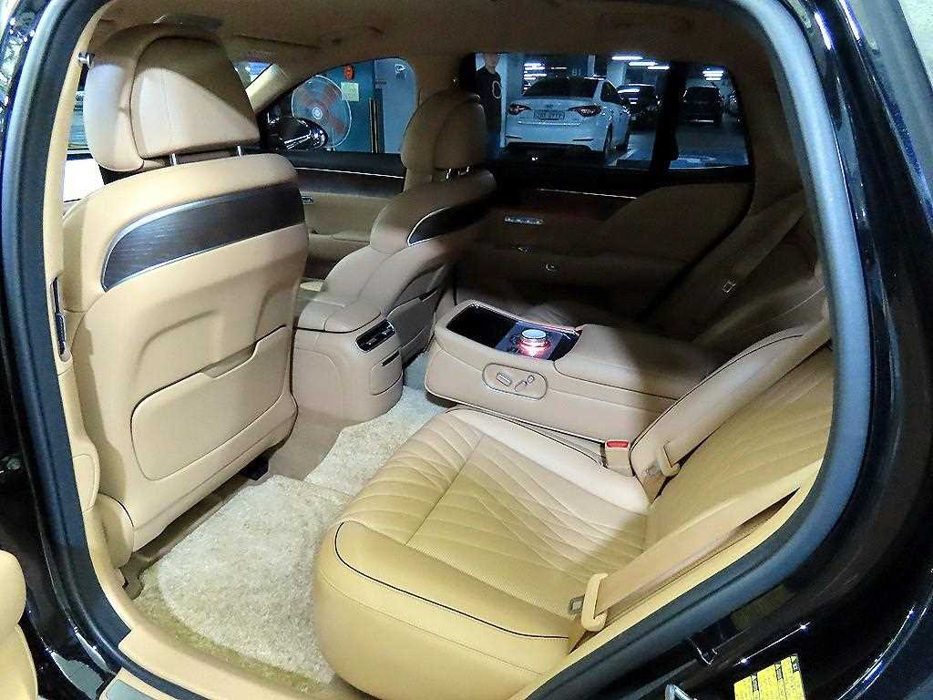 Genesis G90 — photo 07
