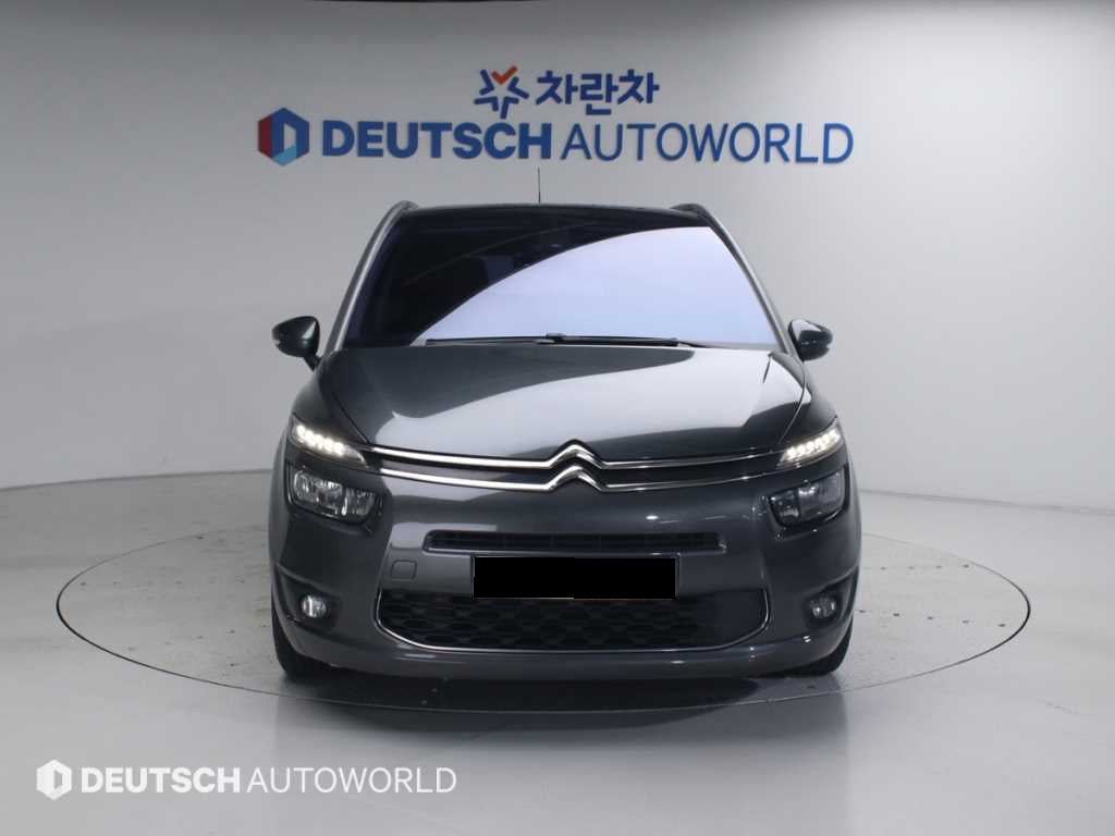 Citroen C4 Picasso — photo 03