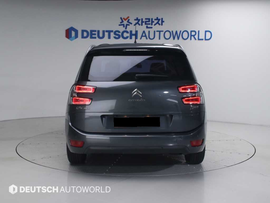 Citroen C4 Picasso — photo 04