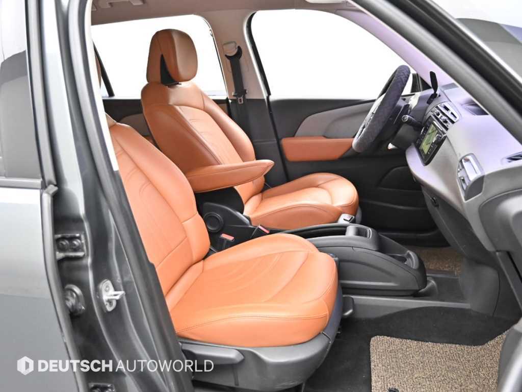 Citroen C4 Picasso — photo 10