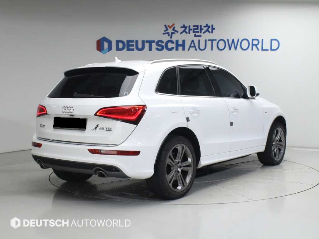 Audi Q5 — photo 02