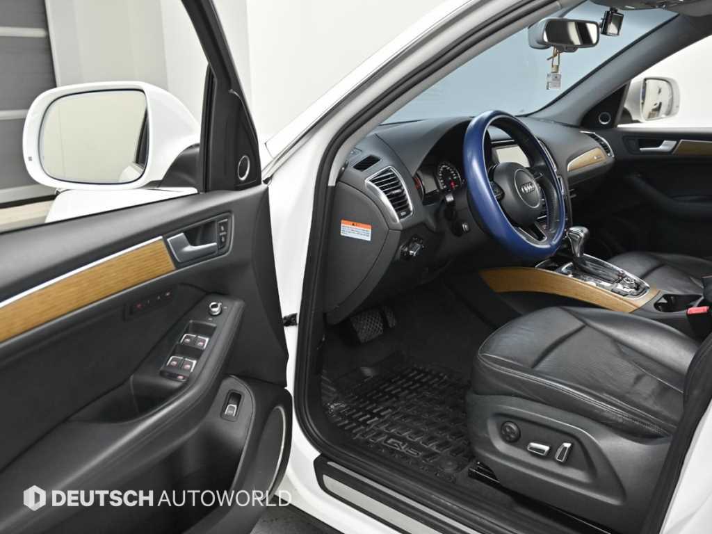 Audi Q5 — photo 11