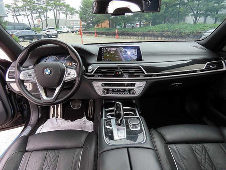 BMW 7-Series — photo 07