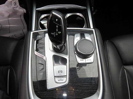 BMW 7-Series — photo 11