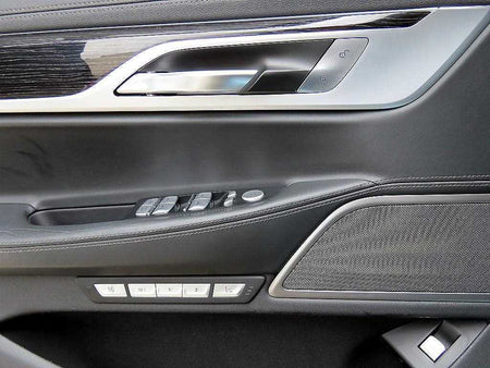 BMW 7-Series — photo 12