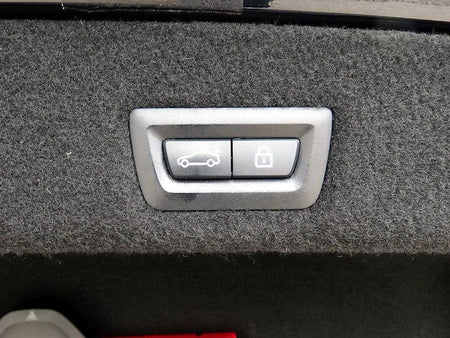 BMW 7-Series — photo 16