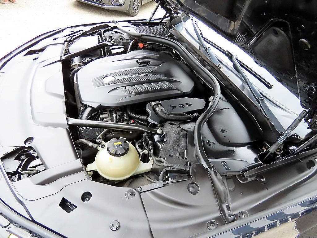 BMW 7-Series — photo 19