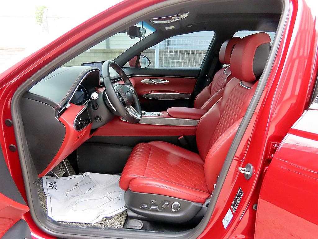 Genesis GV70 — photo 05