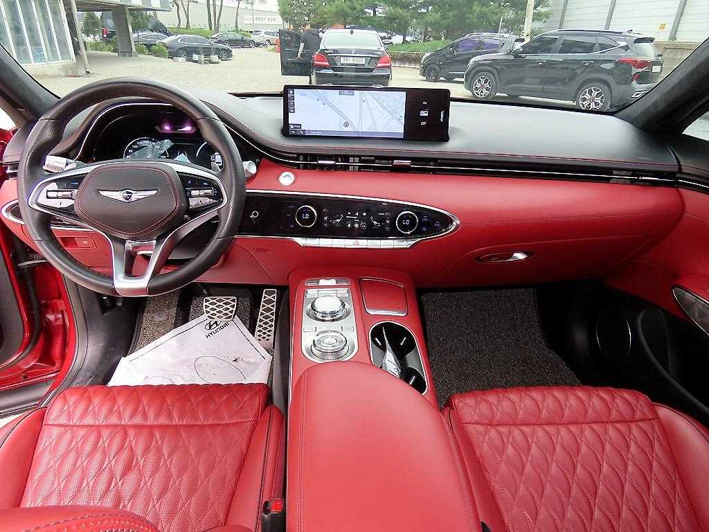Genesis GV70 — photo 07