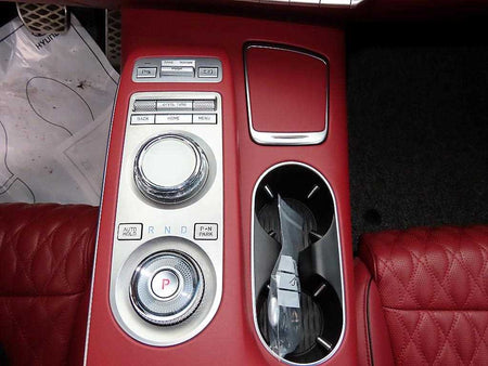 Genesis GV70 — photo 11