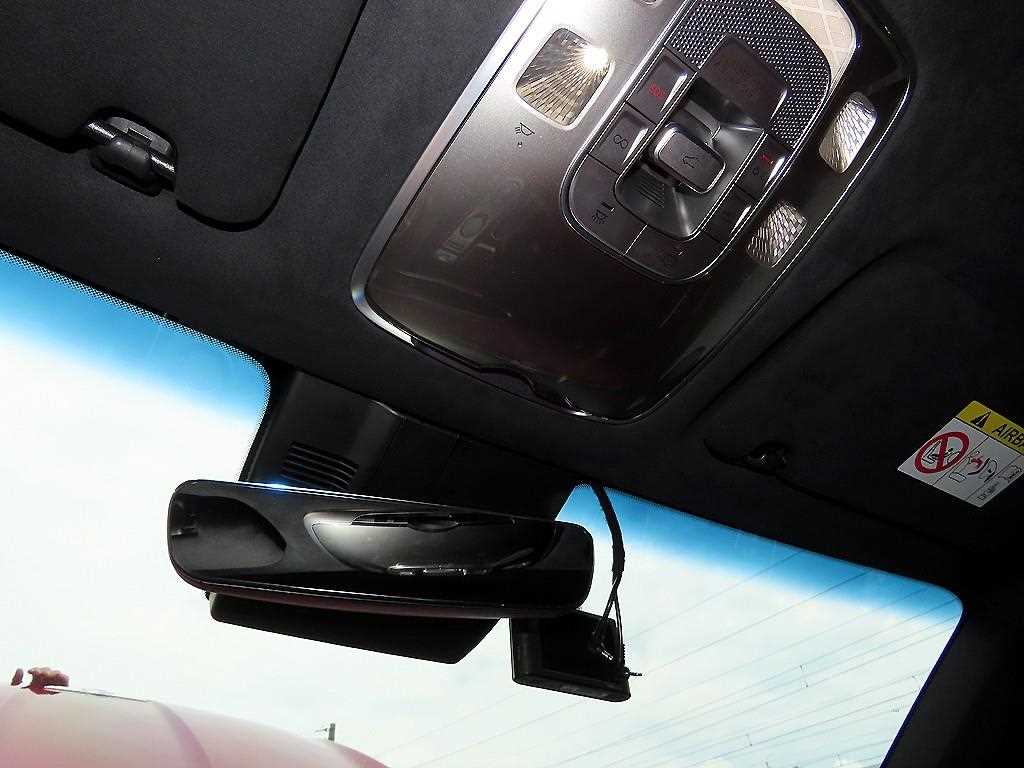 Genesis GV70 — photo 14