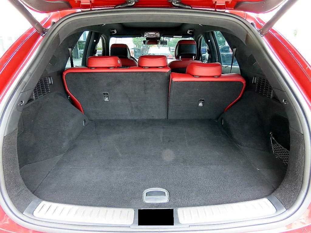 Genesis GV70 — photo 16