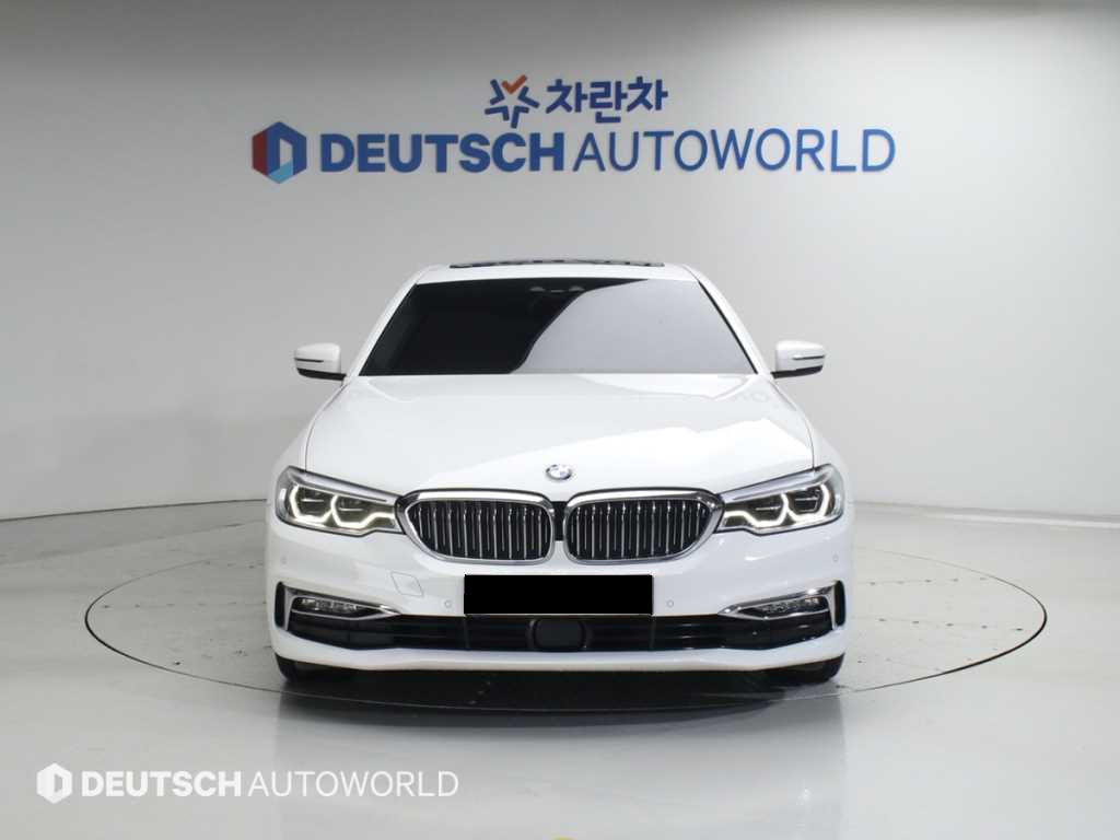BMW 5-Series — photo 03