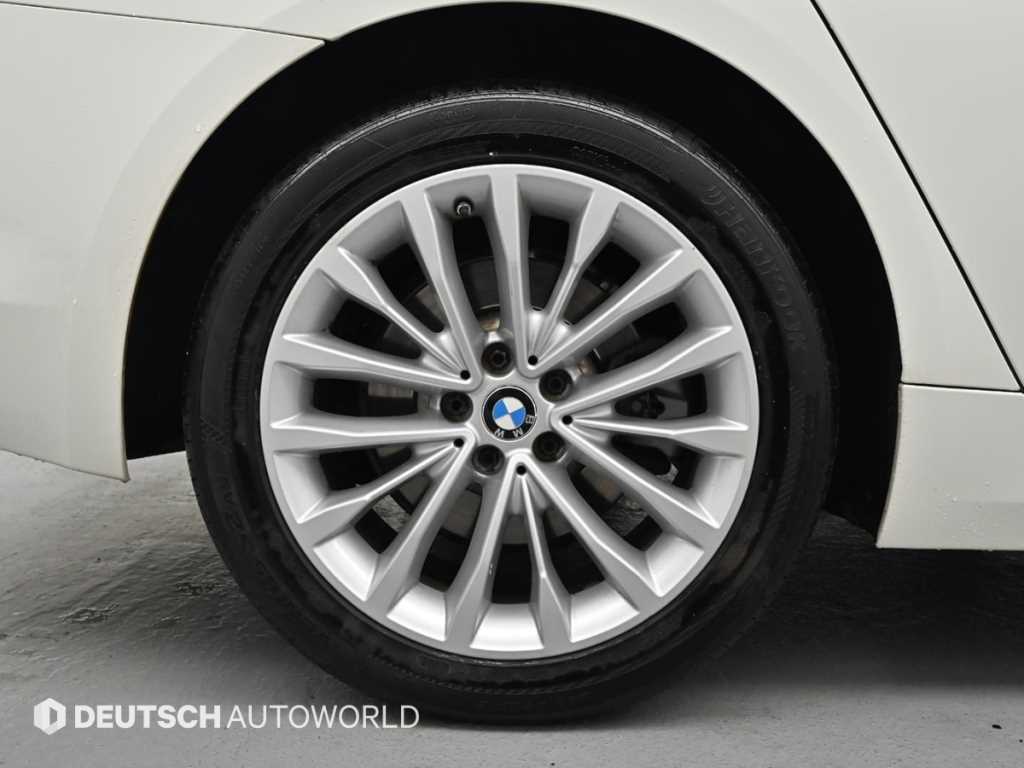 BMW 5-Series — photo 05