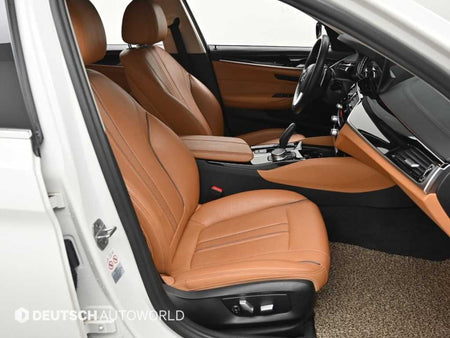 BMW 5-Series — photo 10