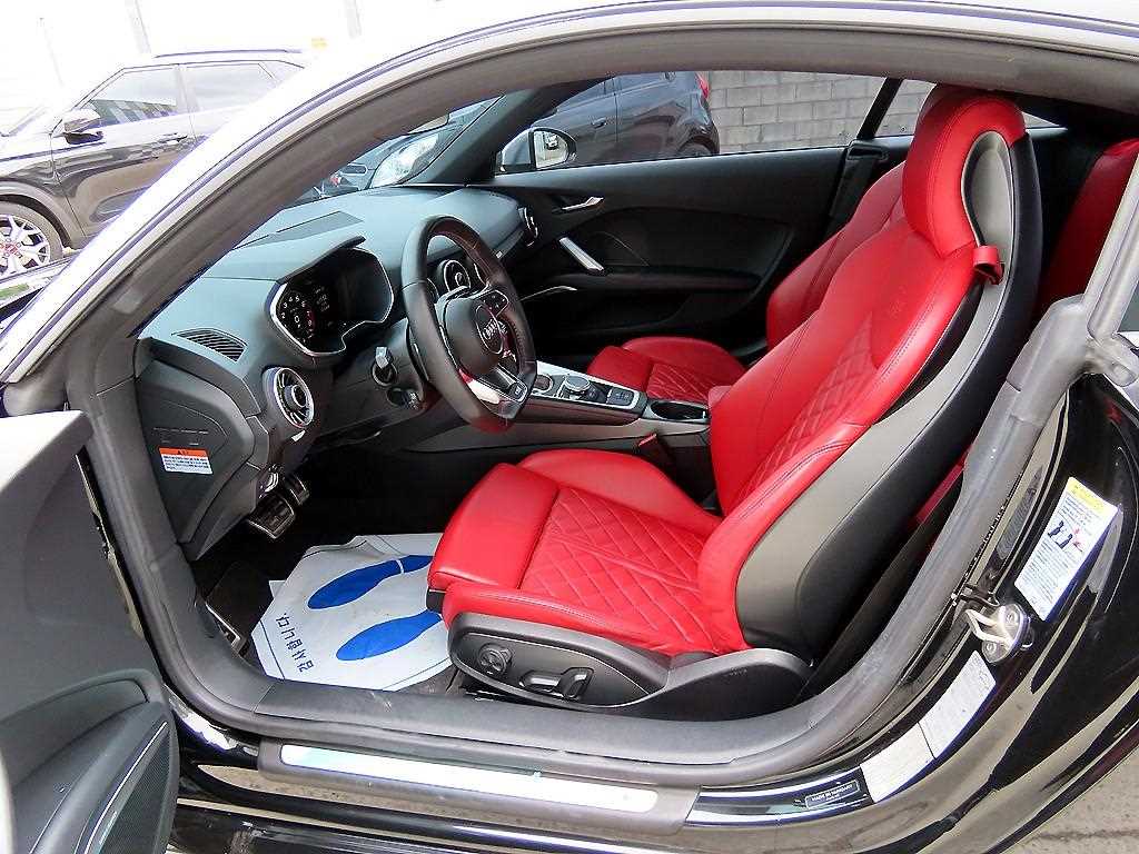 Audi TTS — photo 05