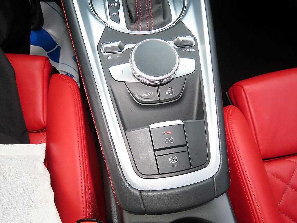 Audi TTS — photo 13
