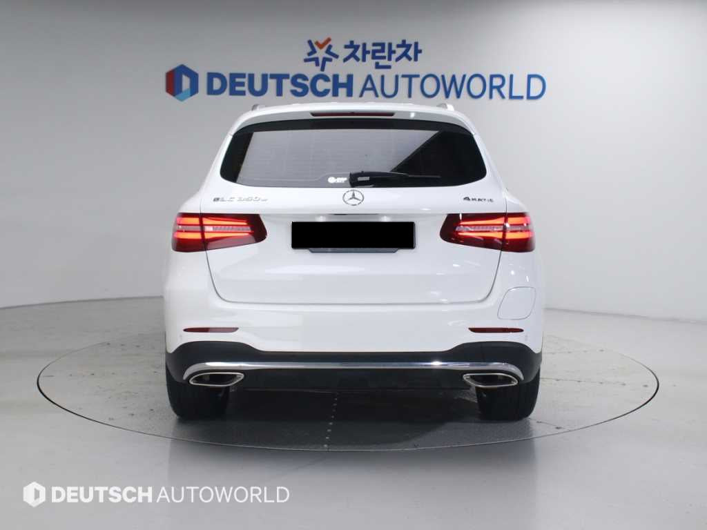 Mercedes-Benz GLC-Class — photo 04