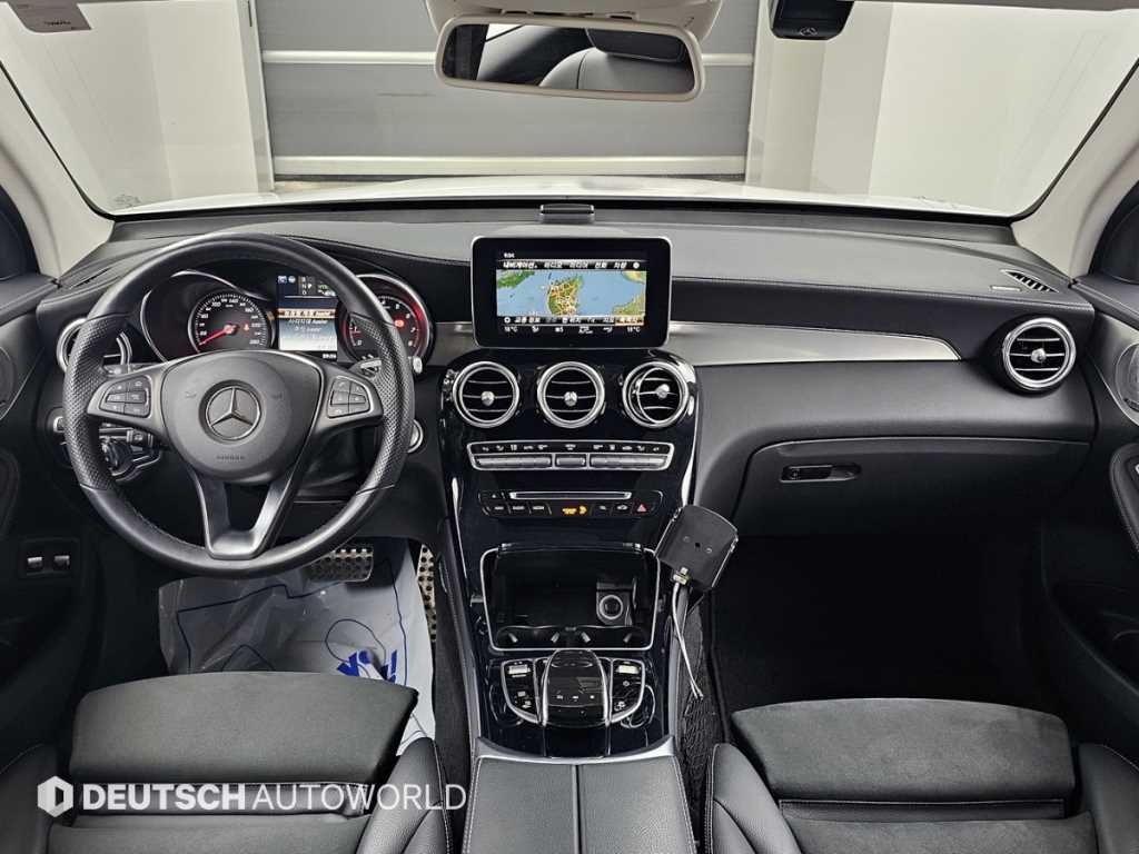 Mercedes-Benz GLC-Class — photo 07