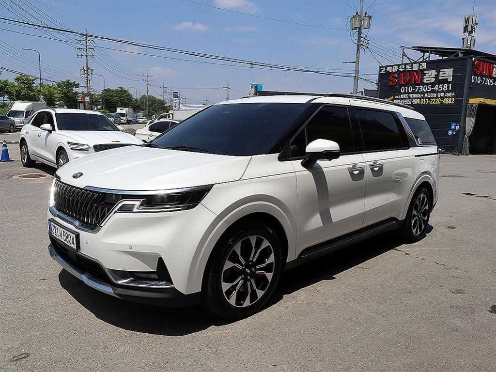 Kia Carnival — photo 01