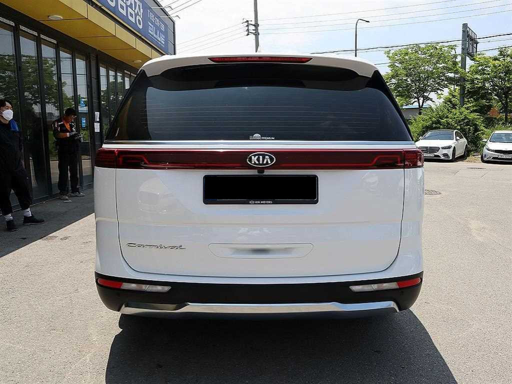 Kia Carnival — photo 03