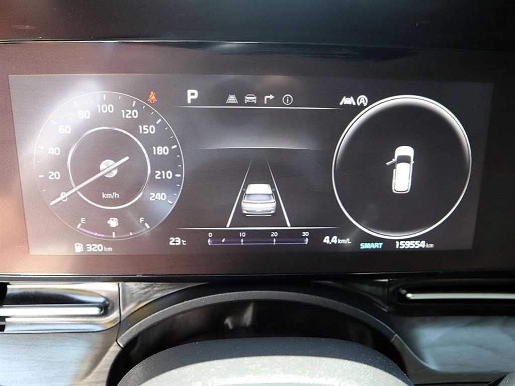 Kia Carnival — photo 09