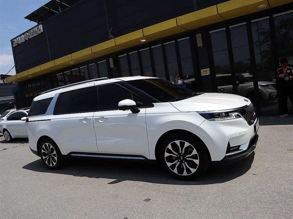 Kia Carnival — photo 20