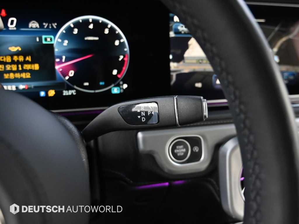 Mercedes-Benz G-Class — photo 09