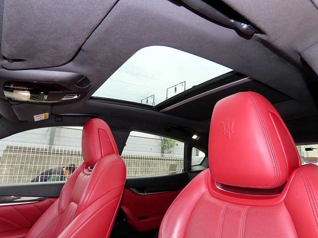 Maserati Levante — photo 17