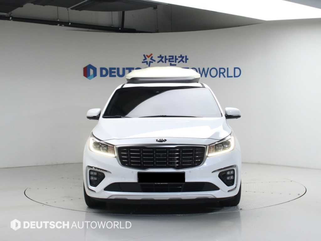 Kia Carnival — photo 03