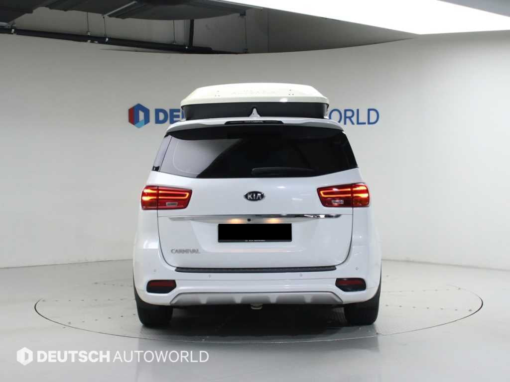 Kia Carnival — photo 04