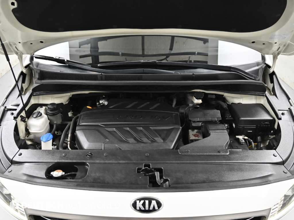 Kia Carnival — photo 06