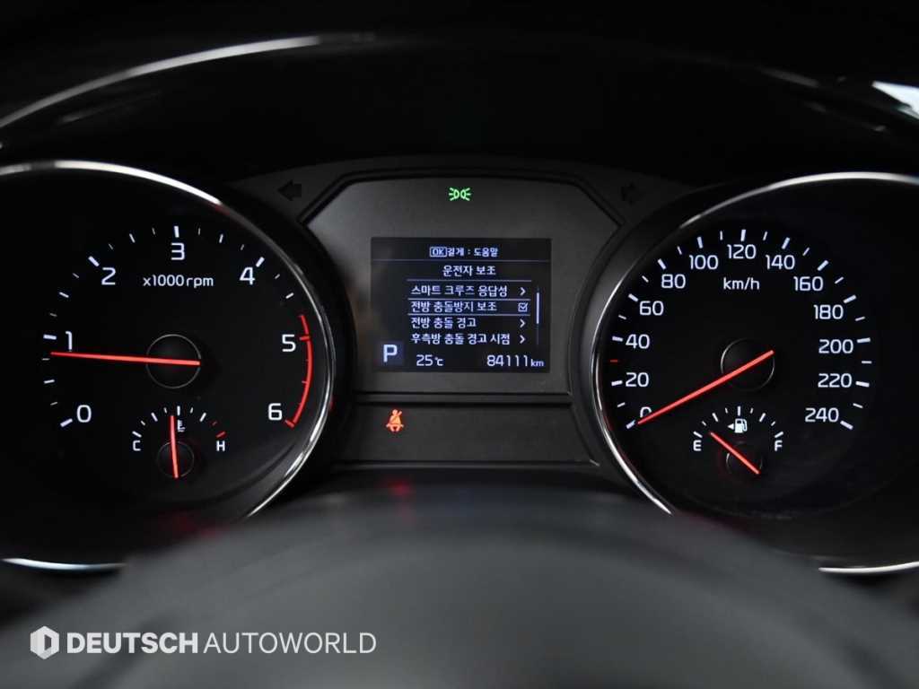 Kia Carnival — photo 08