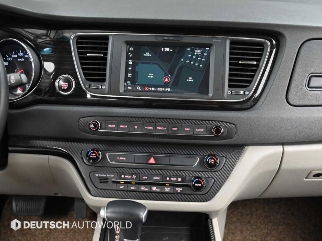 Kia Carnival — photo 14