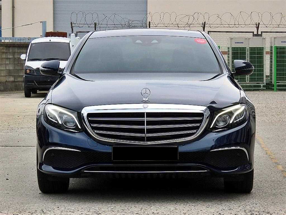 Mercedes-Benz E-Class — photo 01