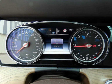 Mercedes-Benz E-Class — photo 09