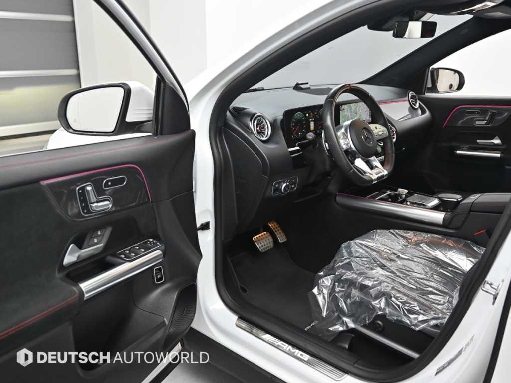 Mercedes-Benz GLA-Class — photo 11